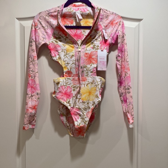 Love Shake Fancy x Hurley one piece swimsuit NWT - Picture 7 of 16